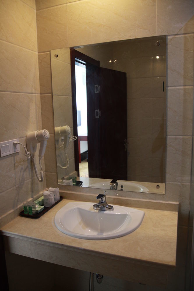 Shanghai Shuiting Holiday Hotel Экстерьер фото